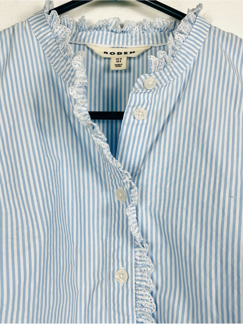 Boden Blue & White Pinstripe Ruffle Eyelet Button-Down Phoebe Blouse Top Size 8 - Picture 3 of 7